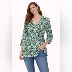 Rose & Olive- Green and White Patterned V-Neck Tunic Size XL